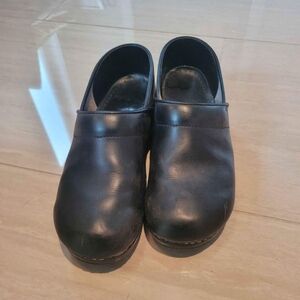 Dansko professional black leather clog. Size 42